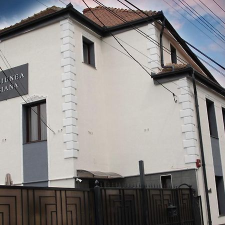 Pensiunea Sibiana Sibiu Esterno foto